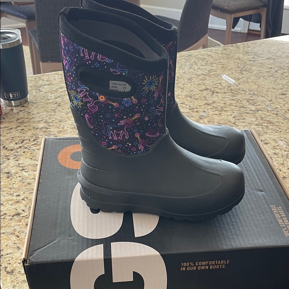 Bogs Women's Black Boots with Colorful Pattern